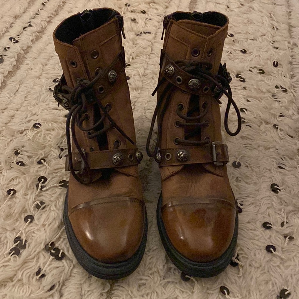 WORN ONCE FP BOOTIES